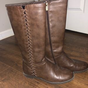 brown boots